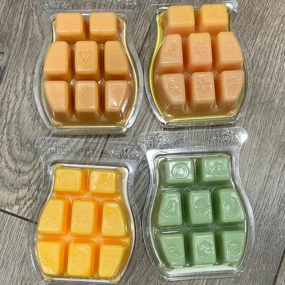 Bundle of 19 Scentsy Wax Melt Bars, Unopened - Picture 7 of 11